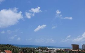 Espacoso Apartamento A 100 Metros Da Praia Do Futuro